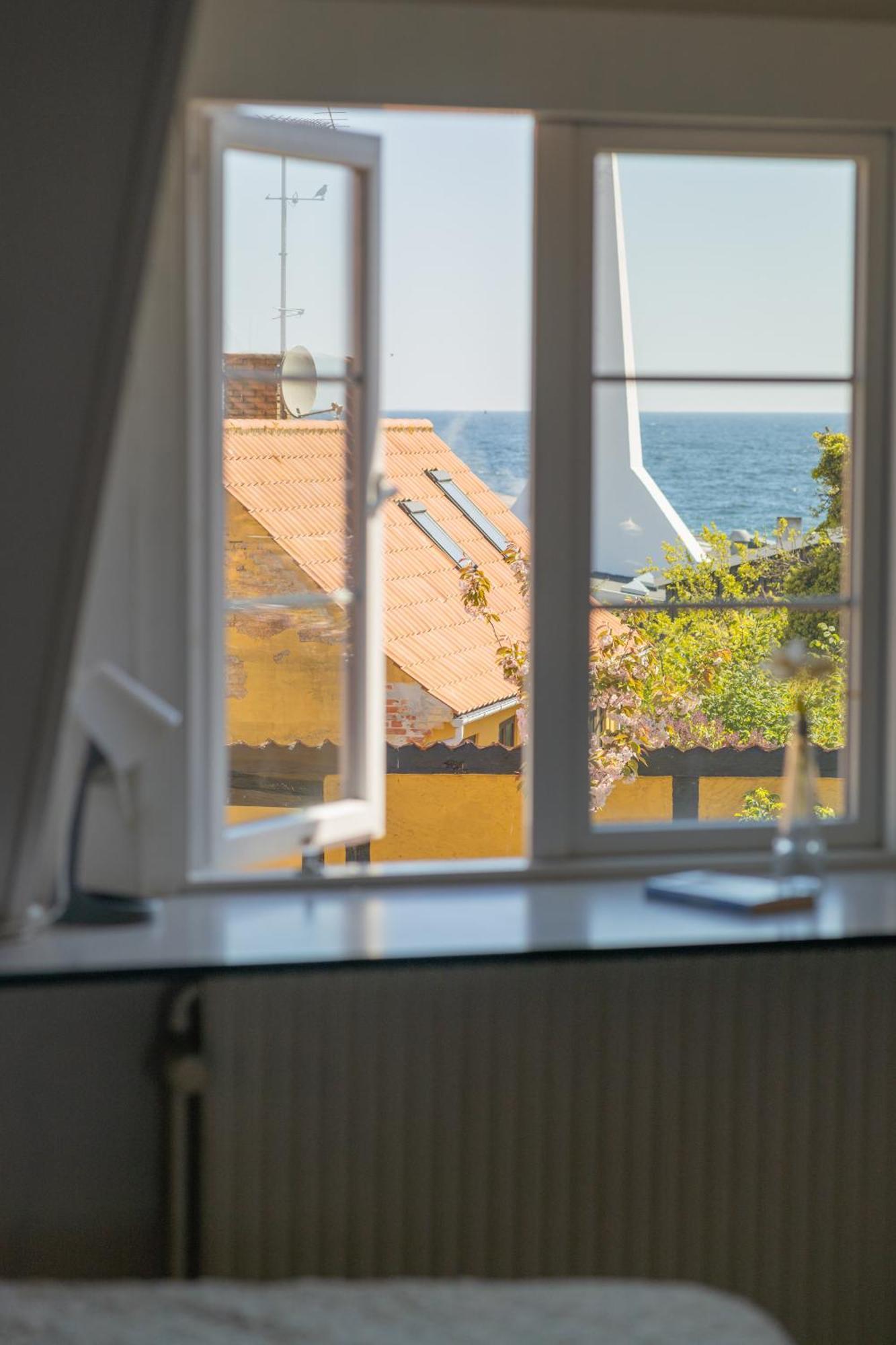 Pension Slaegtsgaarden Allinge-Sandvig Exterior photo
