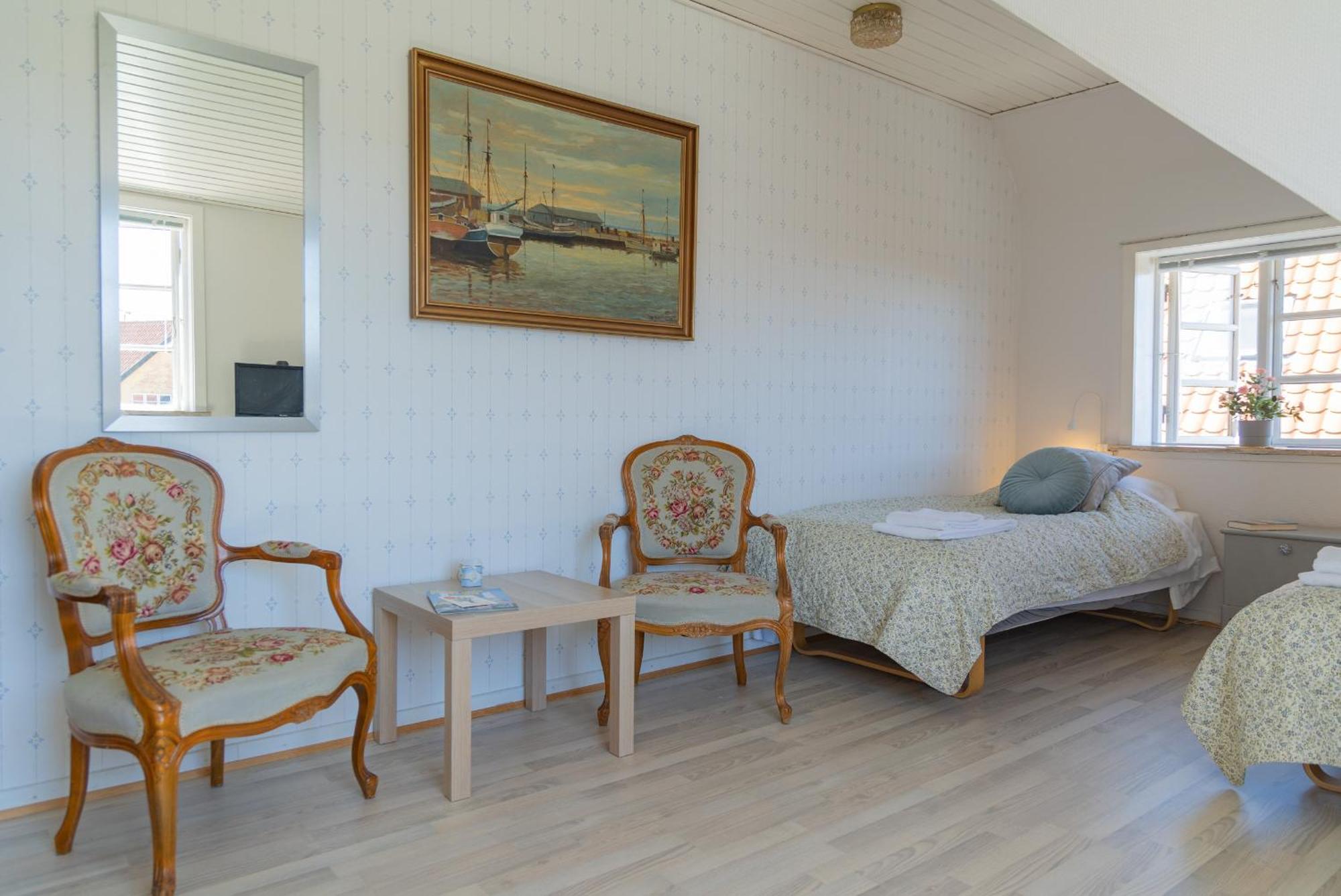 Pension Slaegtsgaarden Allinge-Sandvig Exterior photo