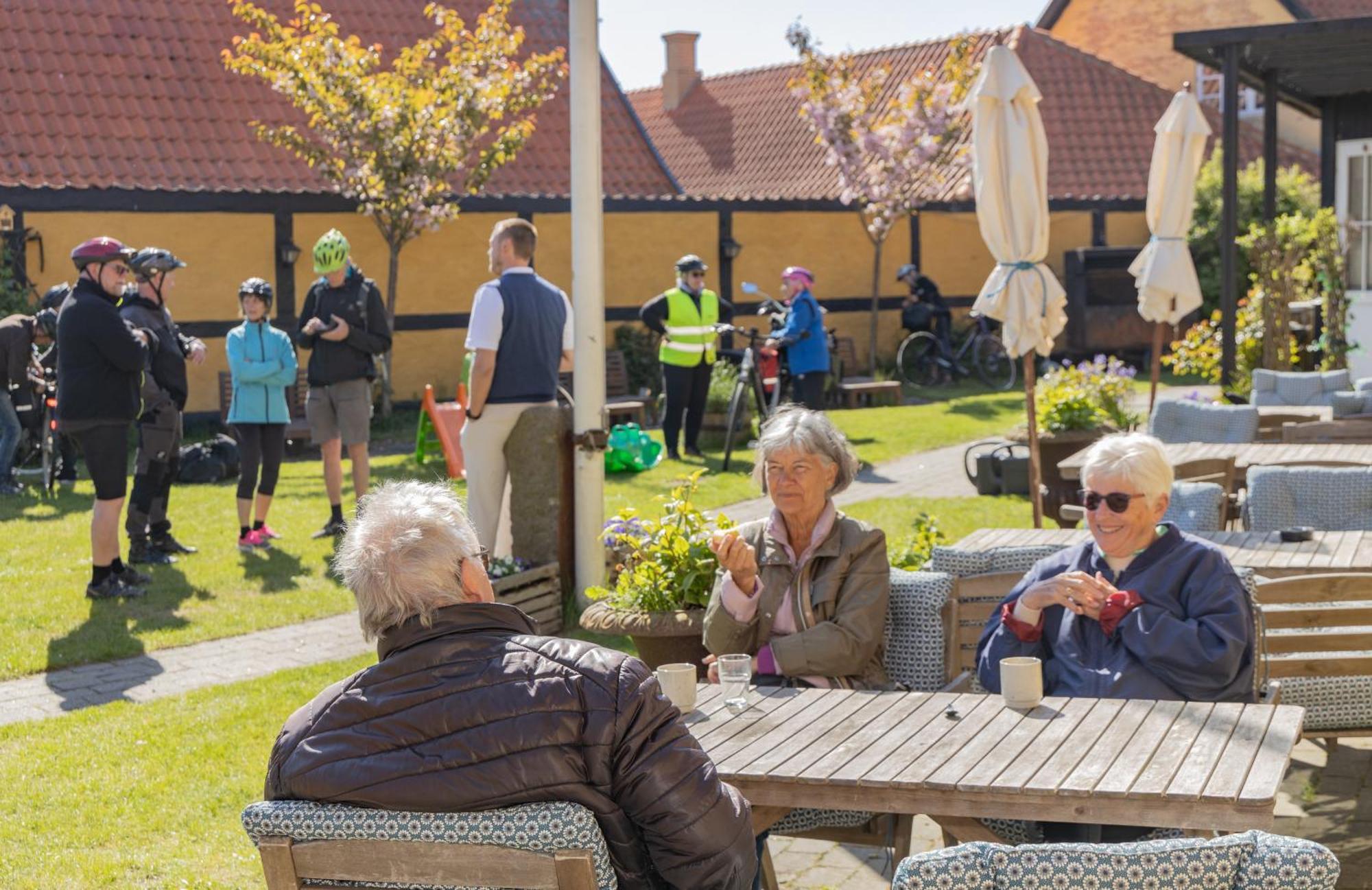Pension Slaegtsgaarden Allinge-Sandvig Exterior photo